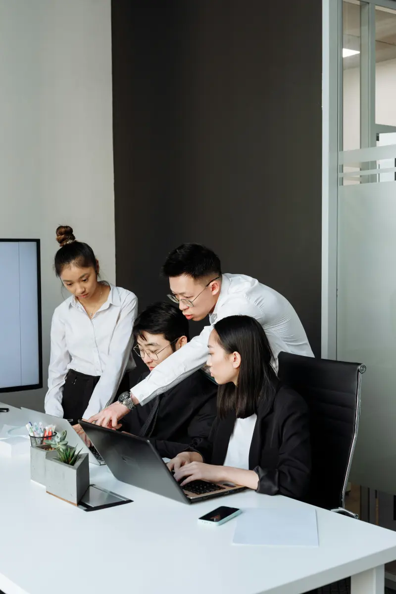 Thiết Lập & Tiền Khai Trương